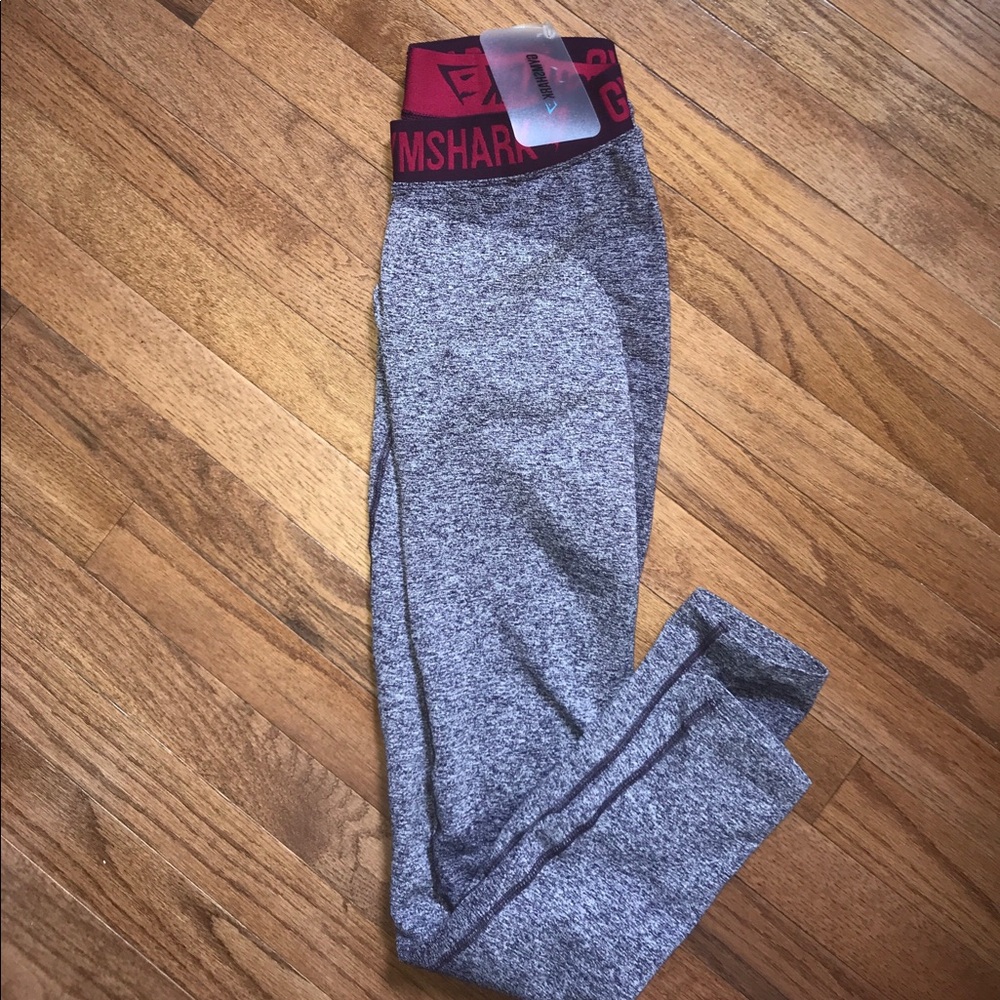 Purple and black gym shark leggings set